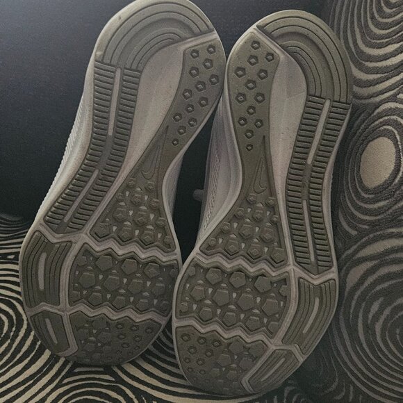 Ladies Nike Downshifter 9 Running Shoe - size 7 - Picture 8 of 8